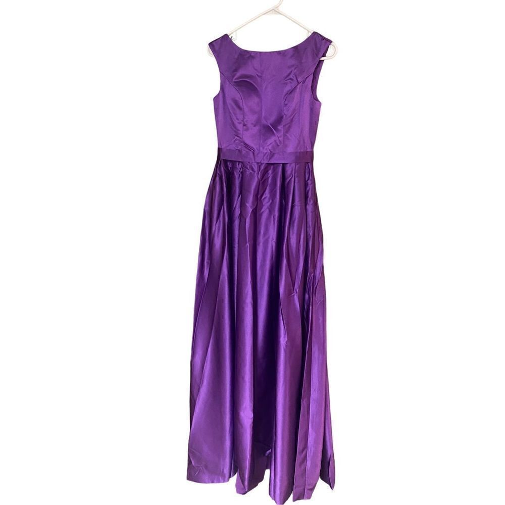 Lavetir Woman’s Formal Bridesmaids Prom Long Purple‎ Dress Size 2 NWT (10-5)